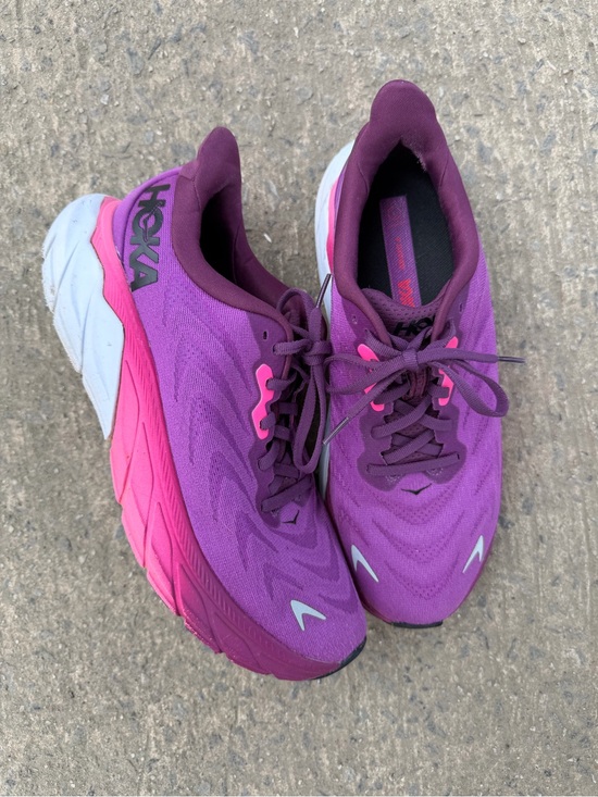 Hoka Shoes - HOKA Arahi 6 Running Shoes Women’s Size 7.5